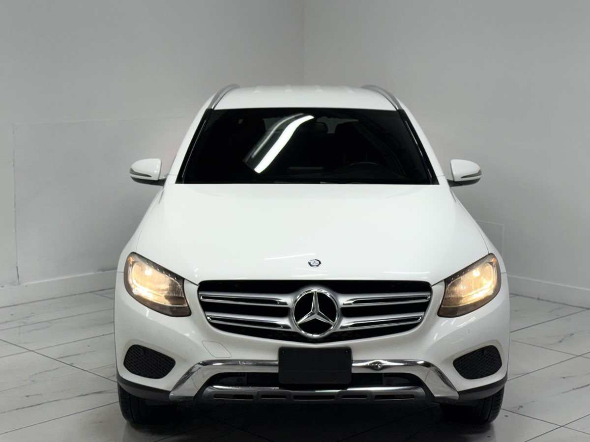 2017 Mercedes Benz GLC 300 photo 4