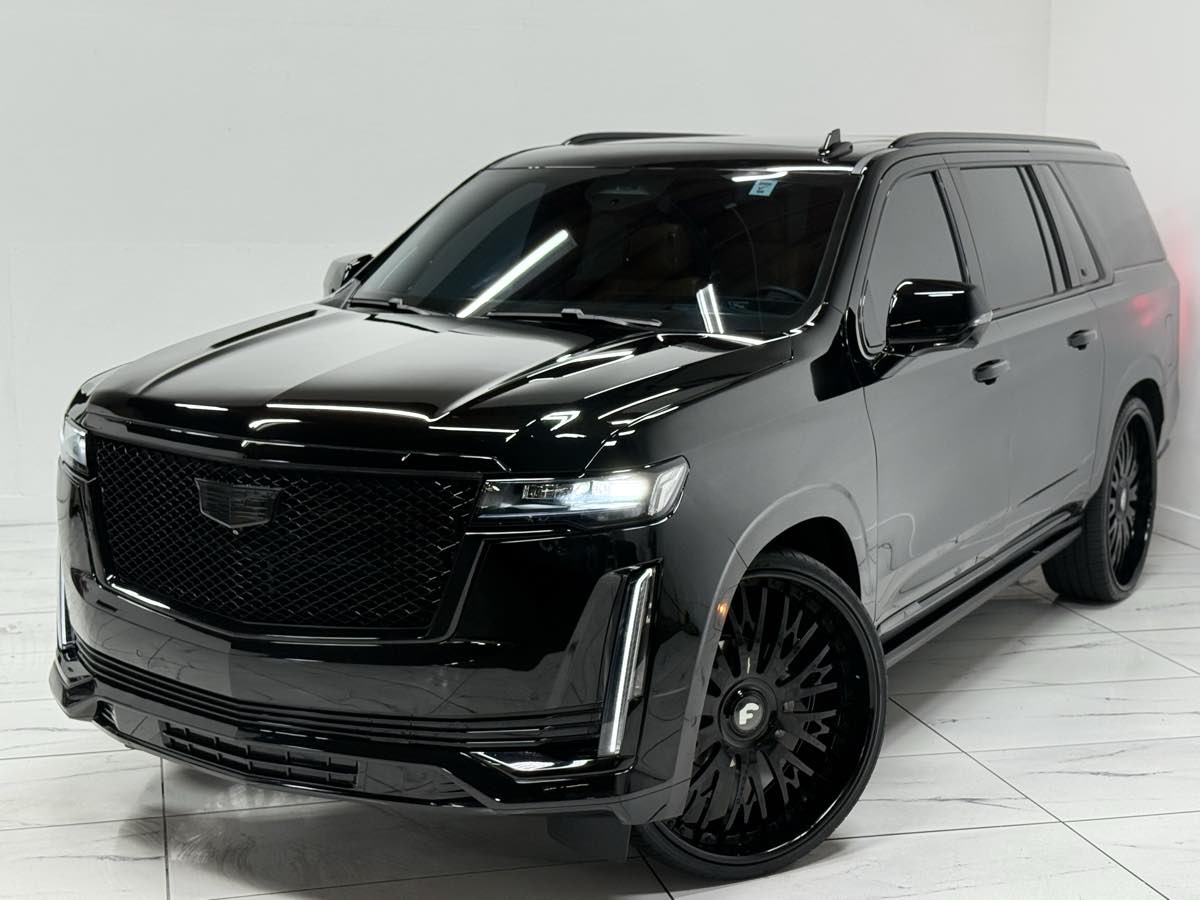 2021 Cadillac Escalade ESV Sport photo 2