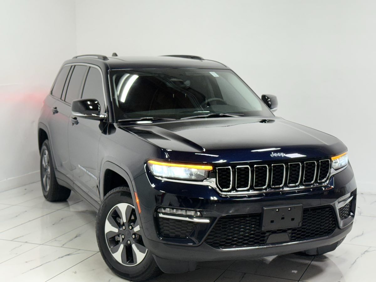 2022 Jeep Cherokee Limited 4xe photo 2