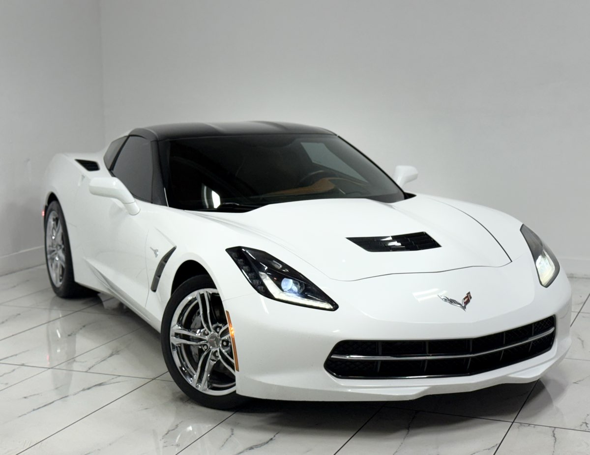 2014 Chevrolet Corvette Stingray 3LT photo 2