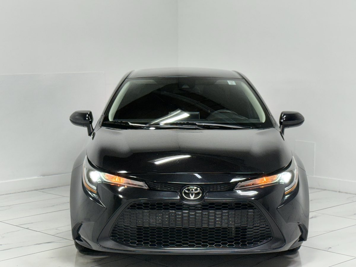 2021 Toyota Corolla LE photo 3