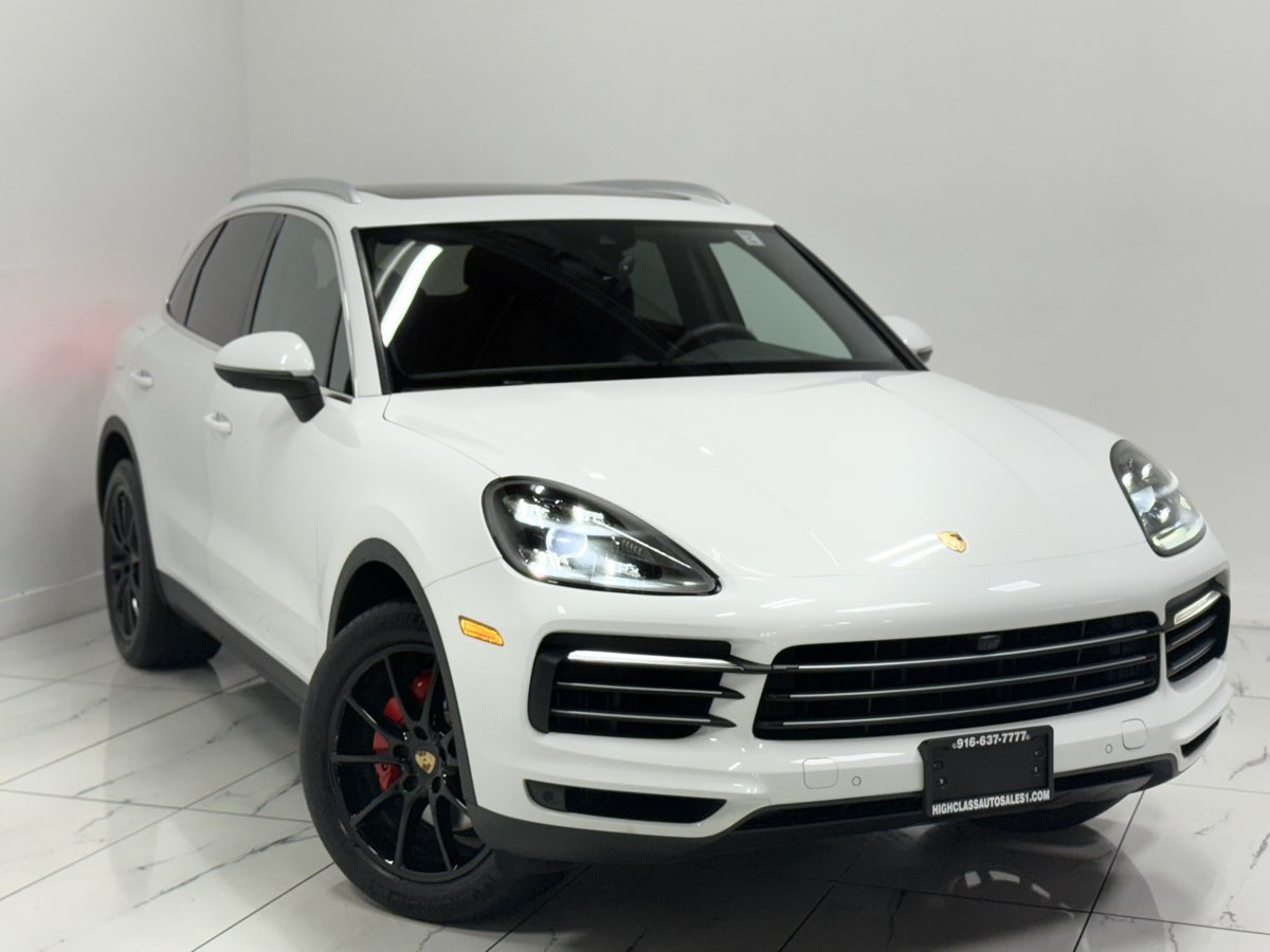 2020 Porsche Cayenne photo 2