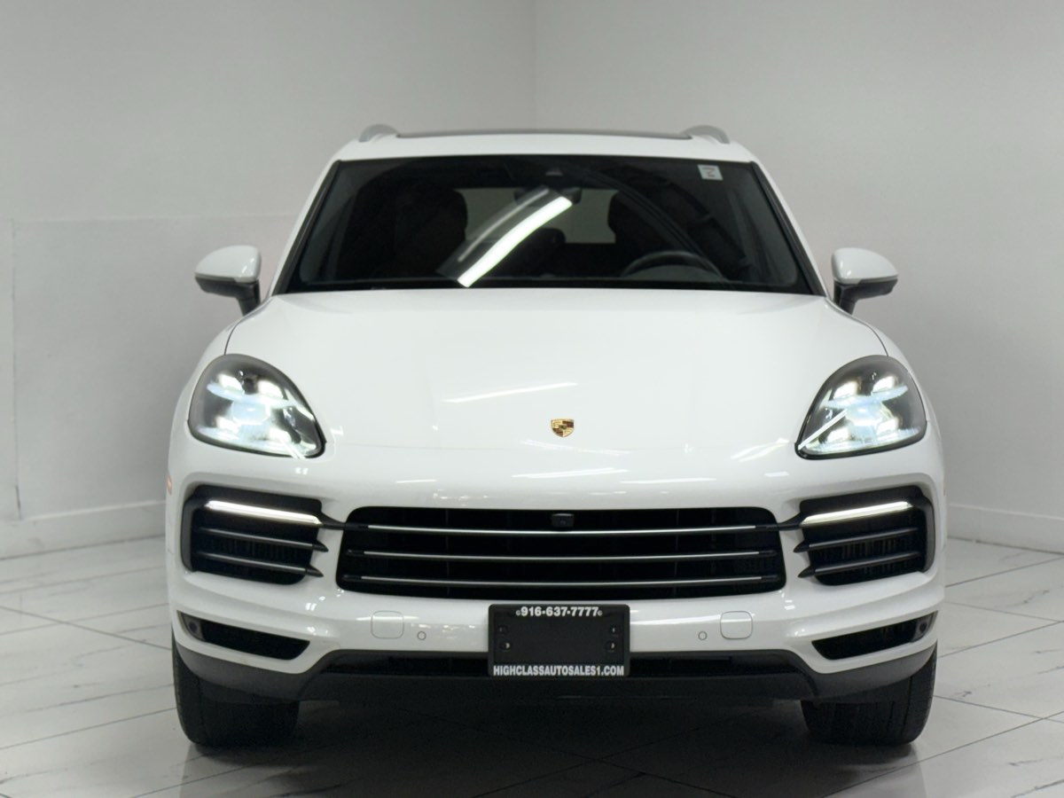 2020 Porsche Cayenne photo 3