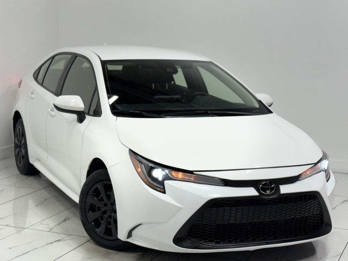 2022 Toyota Corolla LE photo 2