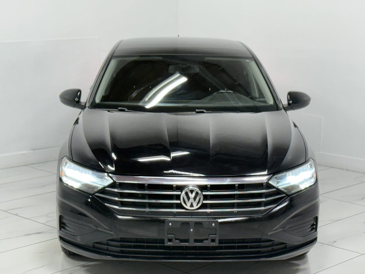 2019 Volkswagen Jetta SE R-Line photo 3