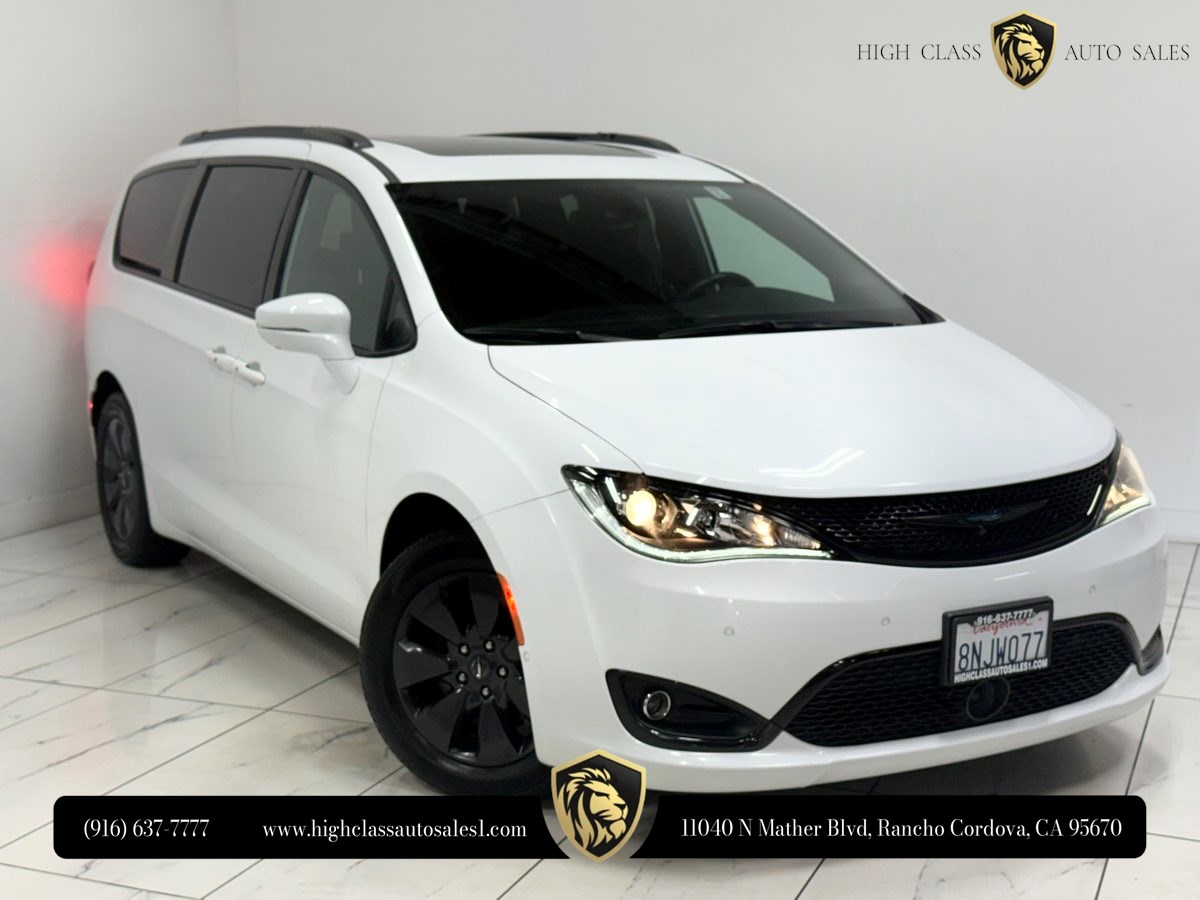 2020 Chrysler Pacifica Hybrid Limited's photo