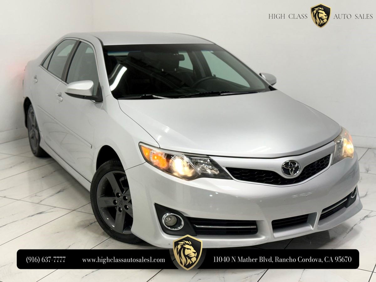 2012 Toyota Camry's photo