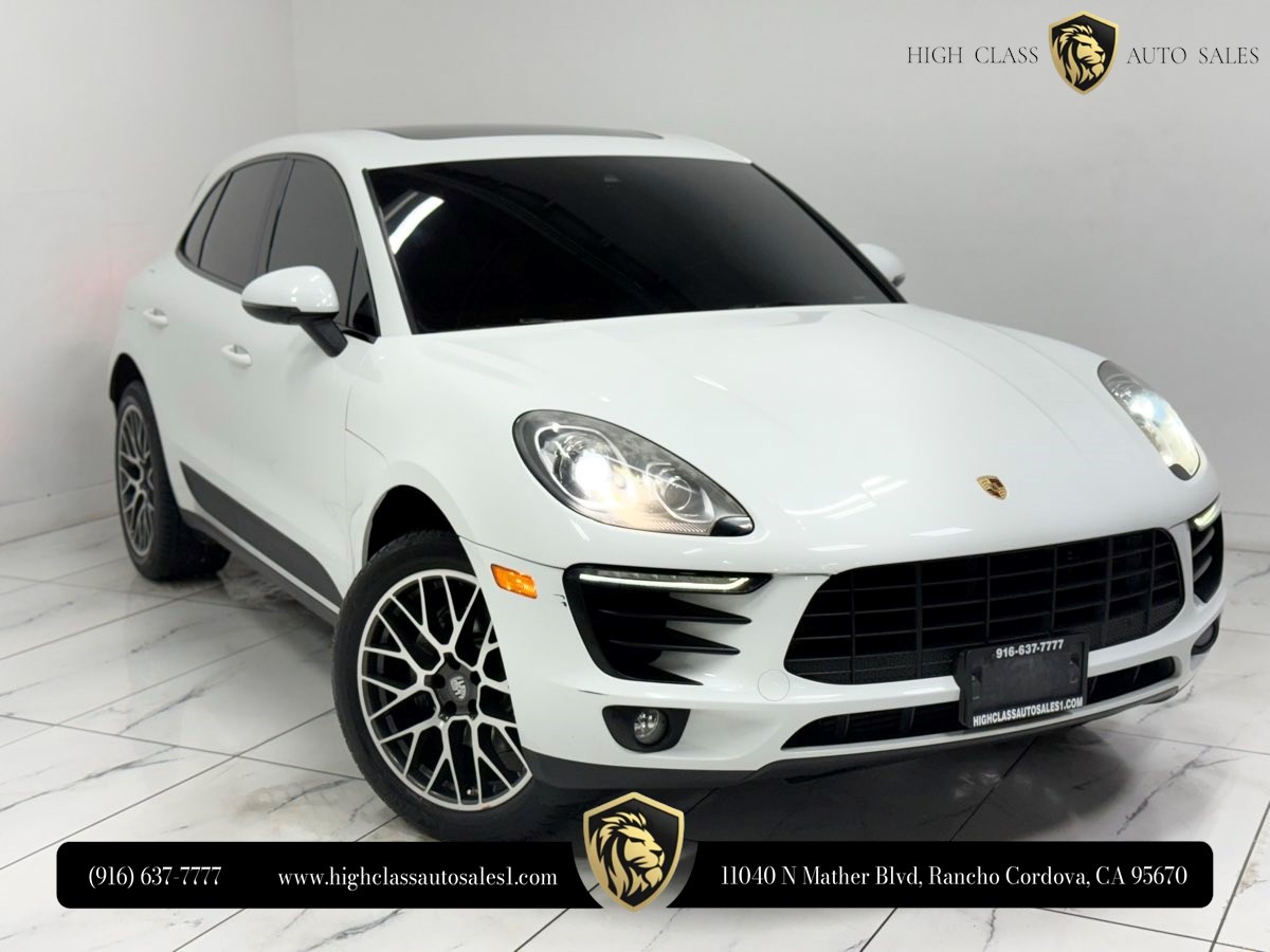 2017 Porsche Macan -'s photo