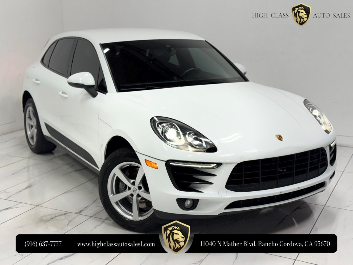 2018 Porsche Macan  AWD photo