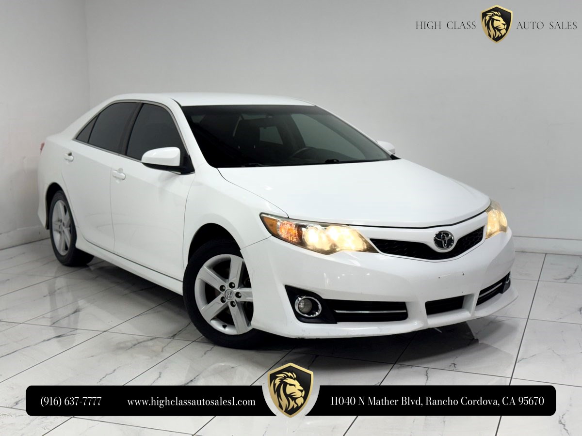 2014 Toyota Camry SE