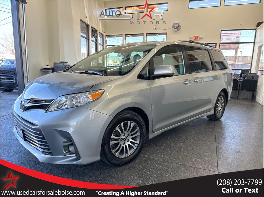 2020 Toyota Sienna XLE Premium