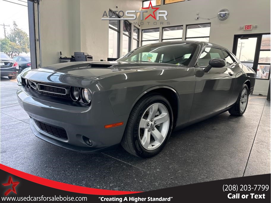 2017 Dodge Challenger SXT Plus