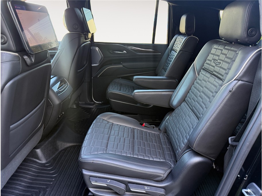 2023 Cadillac Escalade ESV Sport Platinum - Photo 13
