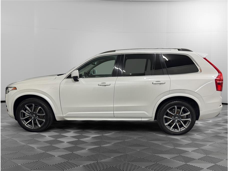 2016 Volvo XC90 Momentum photo 2