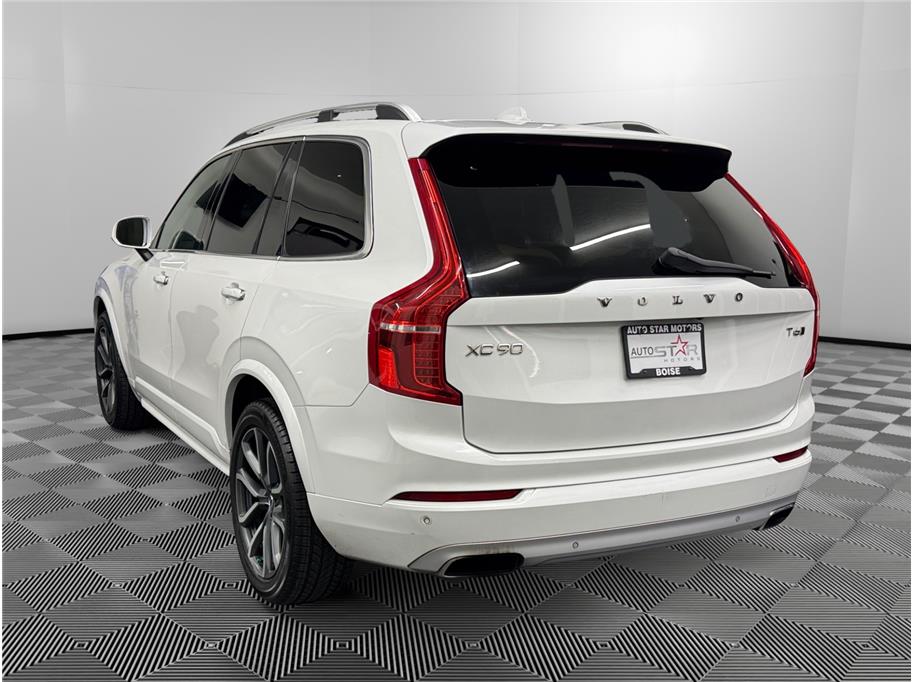 2016 Volvo XC90 Momentum photo 3