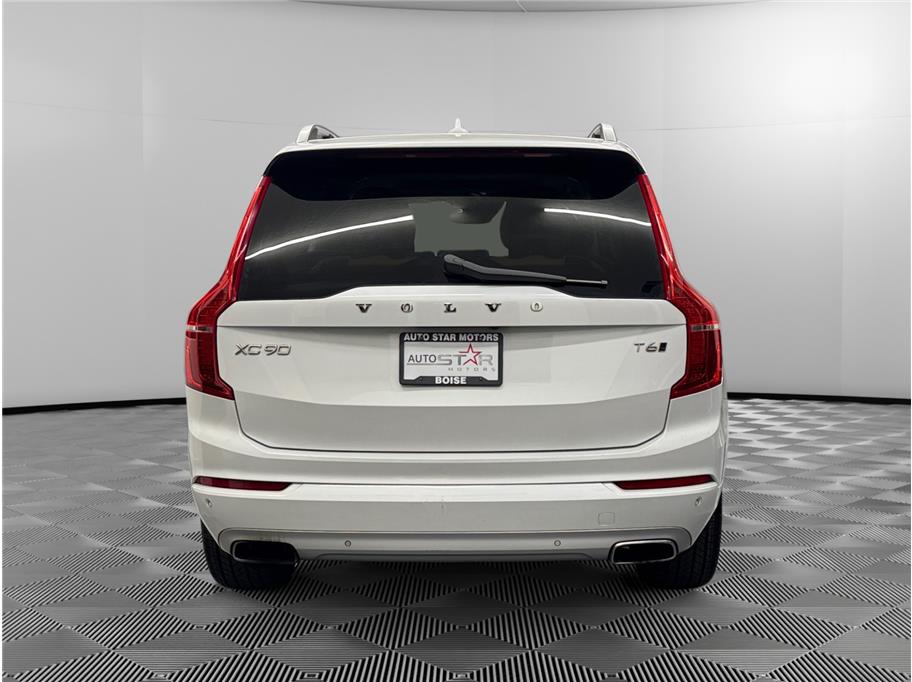 2016 Volvo XC90 Momentum photo 4