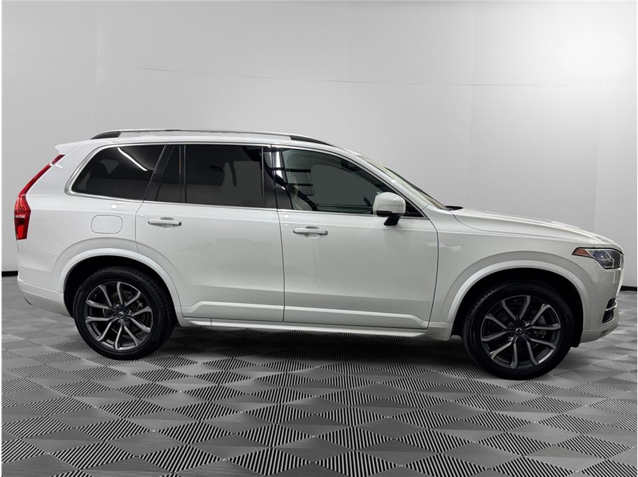 2016 Volvo XC90 Momentum photo 6