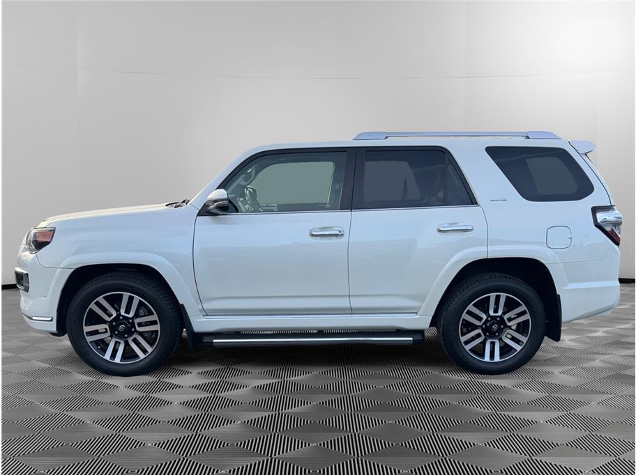 2016 Toyota 4Runner Limited photo 2