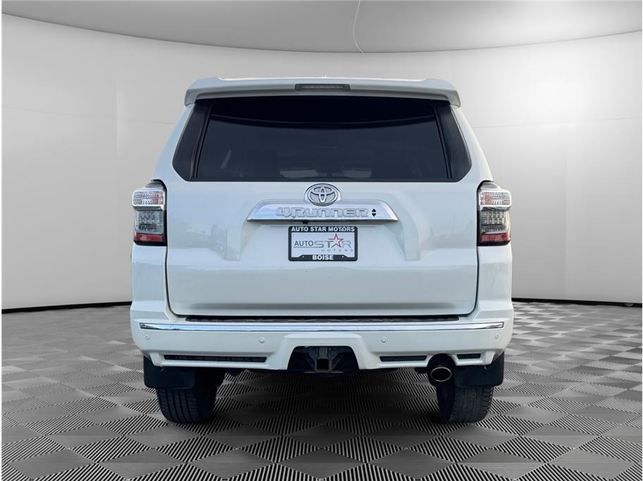 2016 Toyota 4Runner Limited photo 4