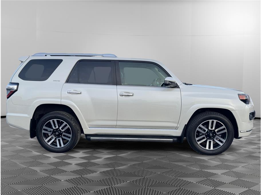 2016 Toyota 4Runner Limited photo 6