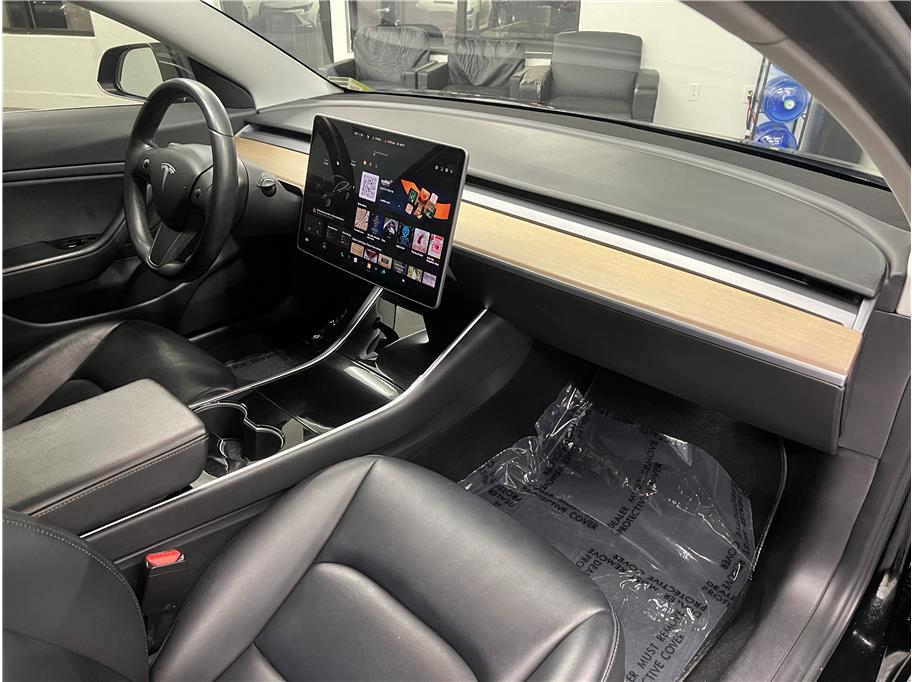 2018 Tesla Model 3 Base photo 18