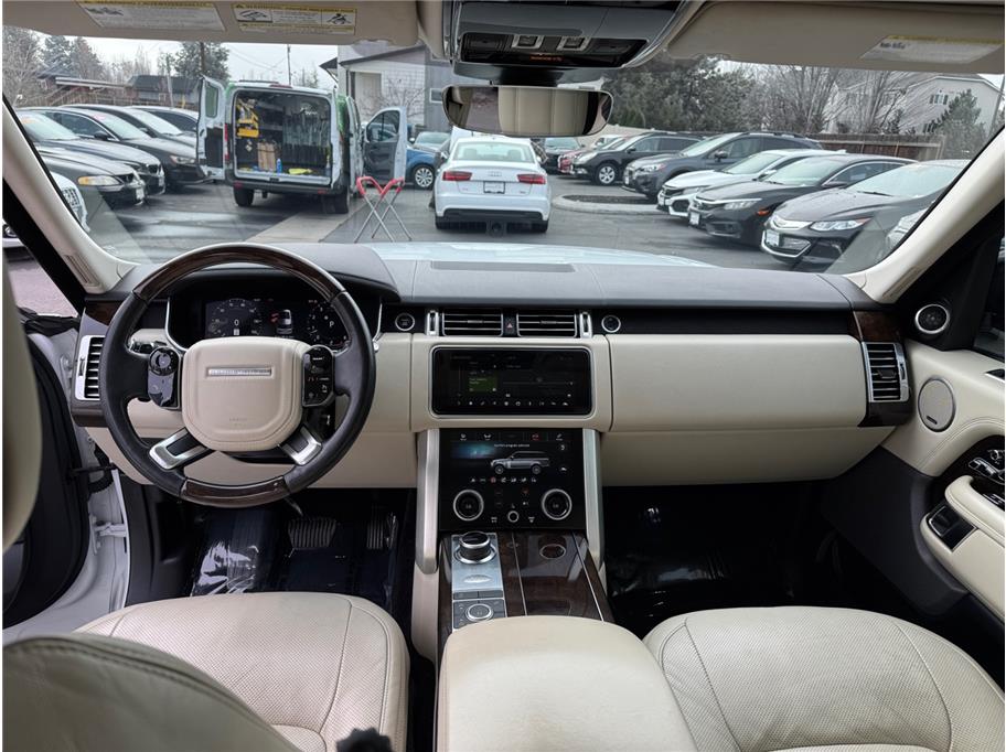 2020 Land Rover Range Rover HSE photo 32