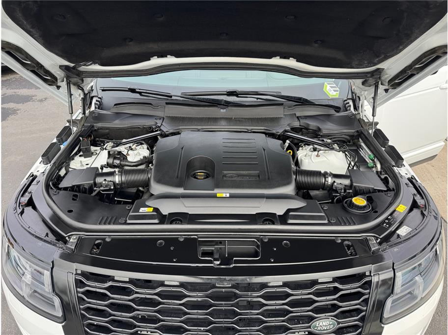 2020 Land Rover Range Rover HSE photo 35