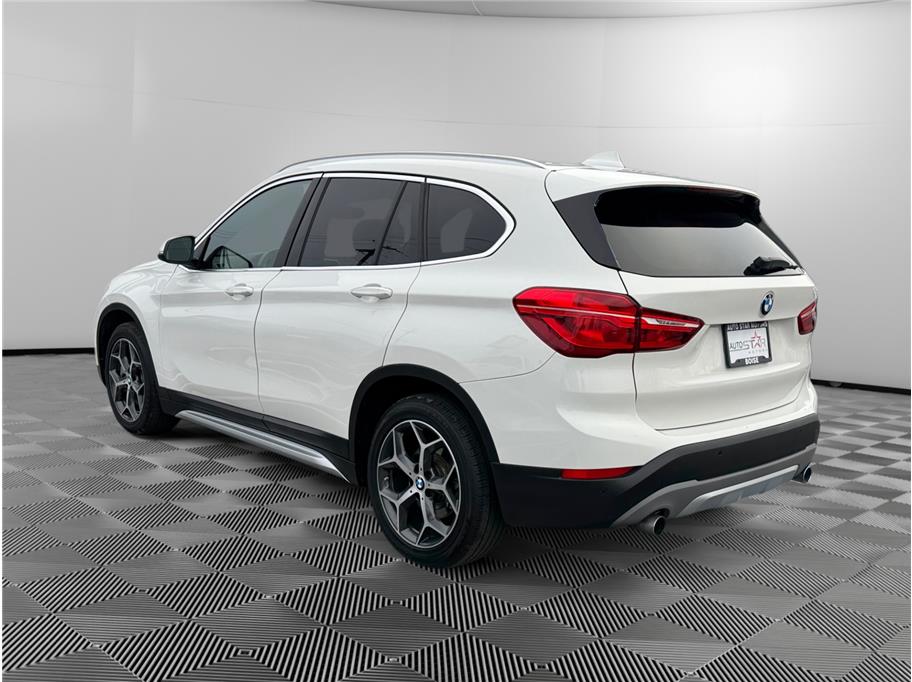 2019 BMW X1 28i photo 3