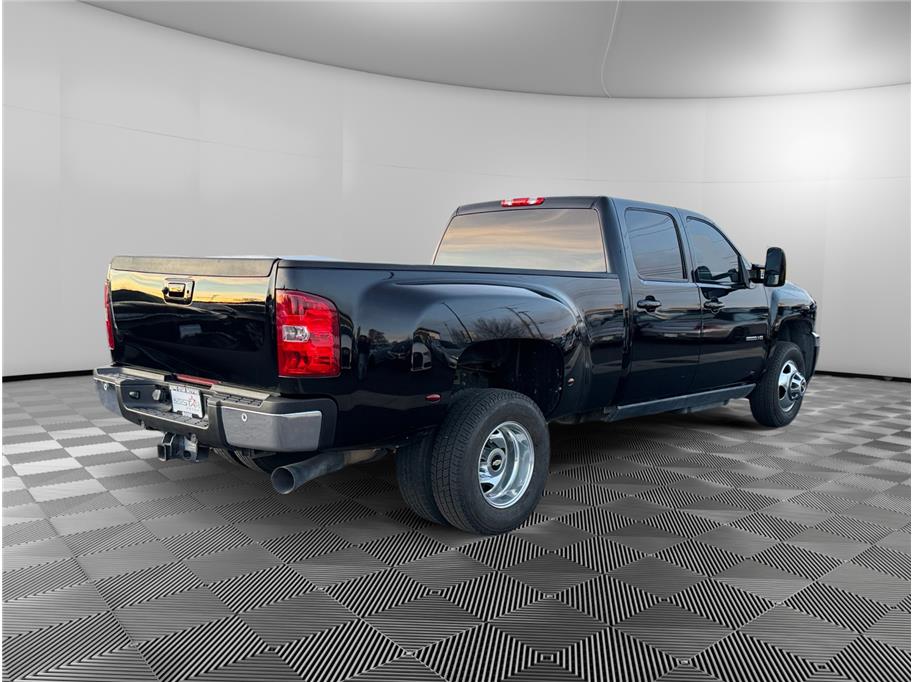 2014 Chevrolet Silverado 3500HD LT photo 5