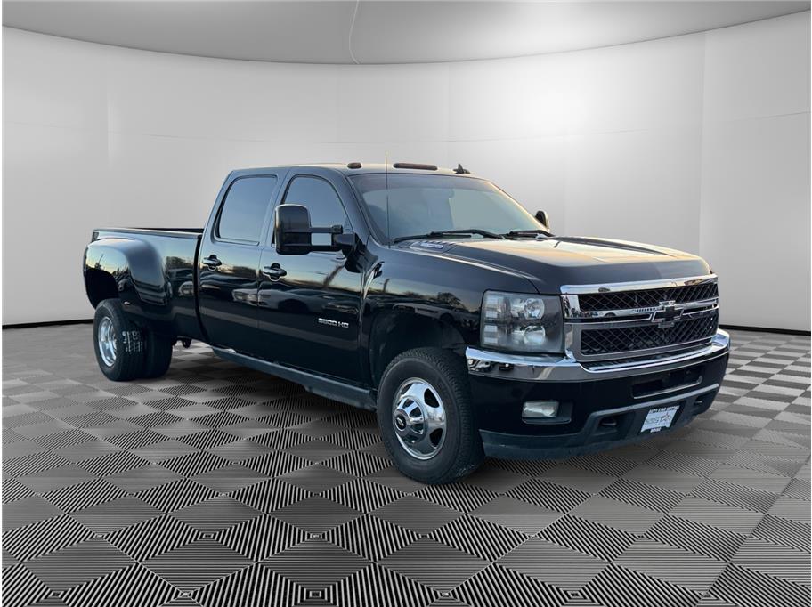 2014 Chevrolet Silverado 3500HD LT photo 7