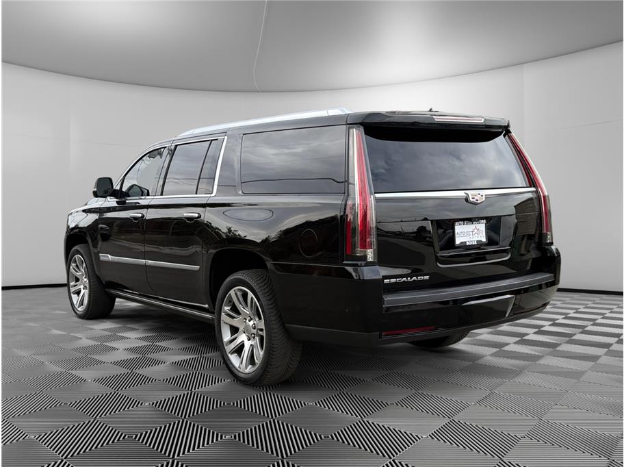 2018 Cadillac Escalade ESV Premium Luxury photo 2