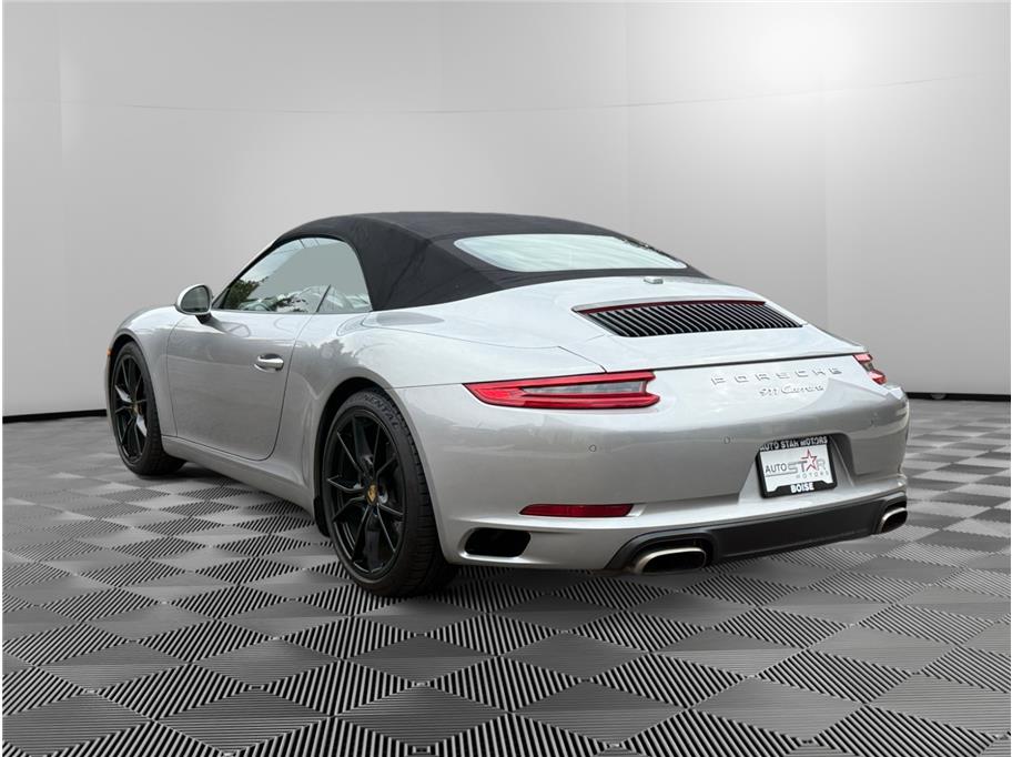 2017 Porsche 911 Cabriolet photo 2