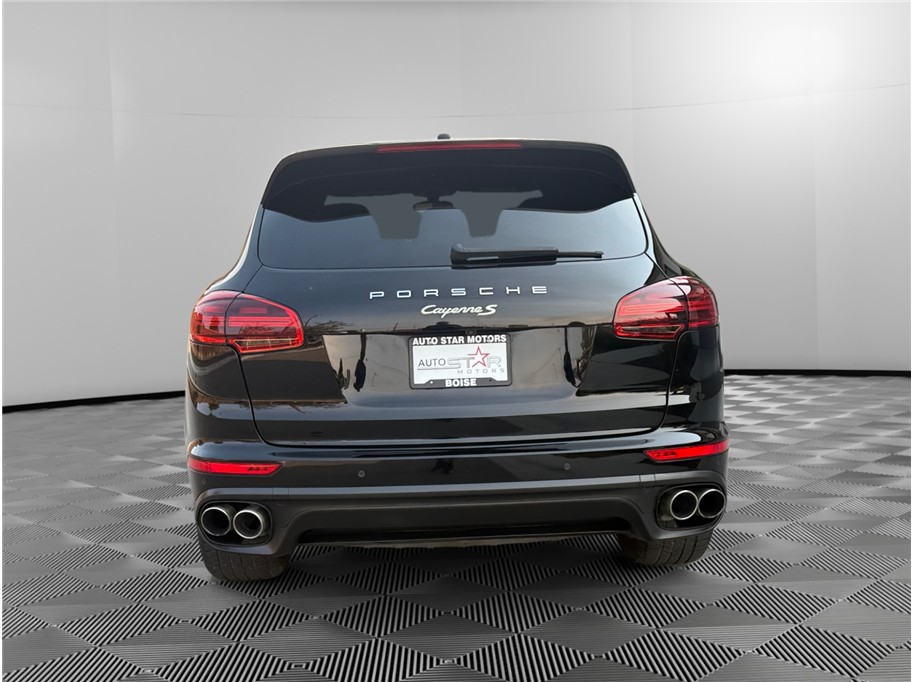 2016 Porsche Cayenne S E-Hybrid photo 4