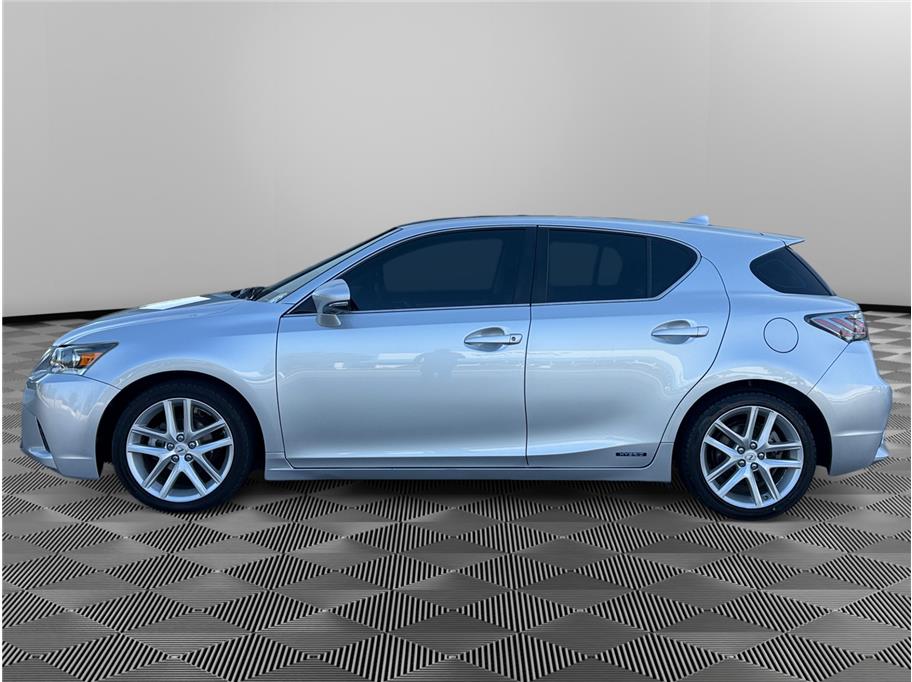 2016 Lexus CT 200h photo 2