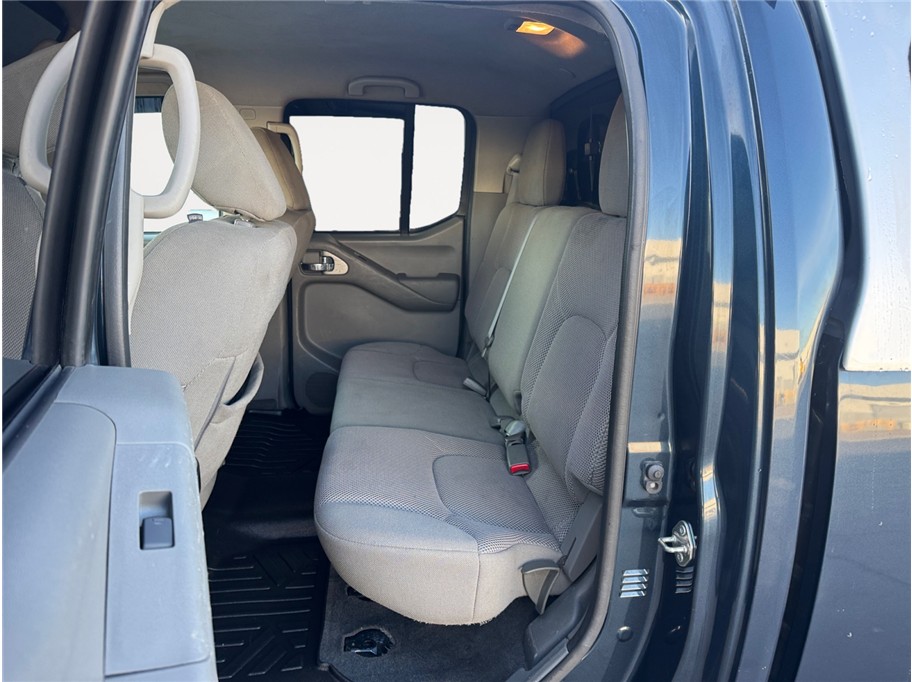 2019 Nissan Frontier SV - Photo 13
