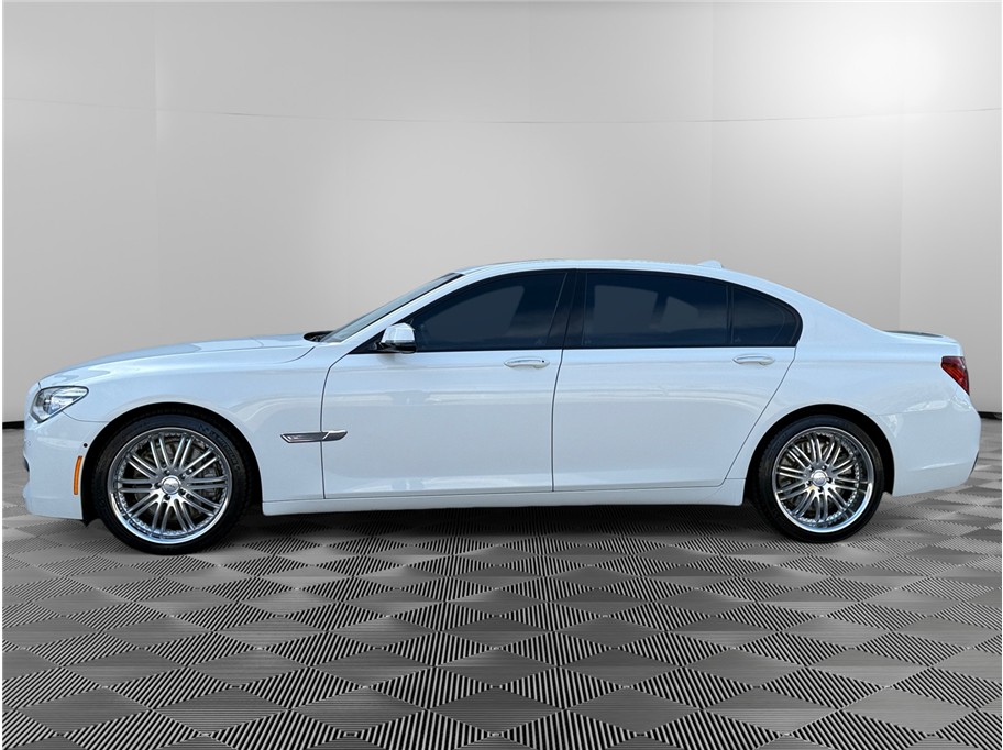 2015 BMW 7 Series 750Li - Photo 2