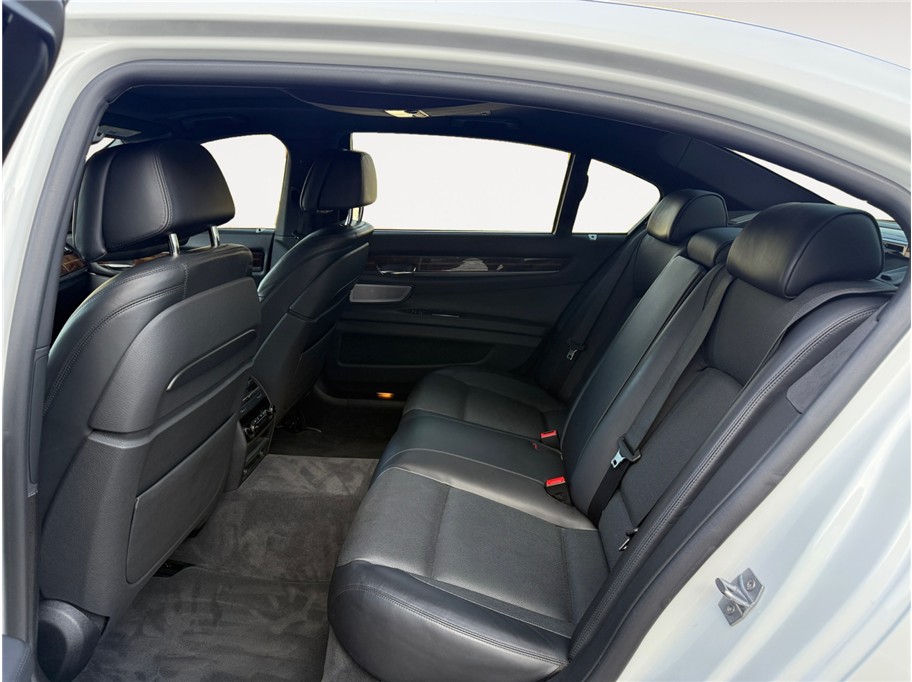 2015 BMW 7 Series 750Li - Photo 13