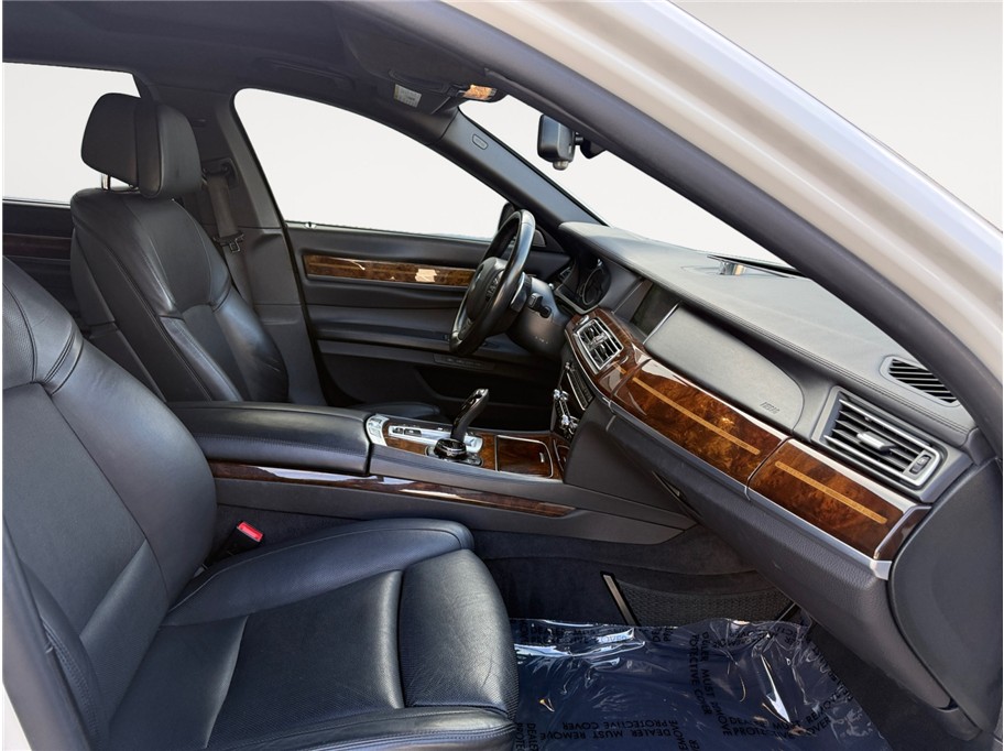 2015 BMW 7 Series 750Li - Photo 15