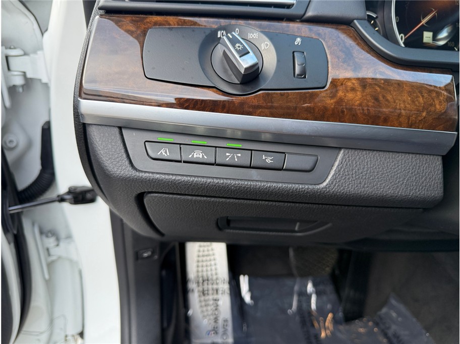 2015 BMW 7 Series 750Li - Photo 27