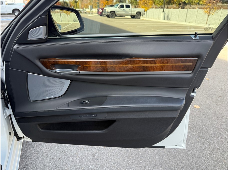 2015 BMW 7 Series 750Li - Photo 38