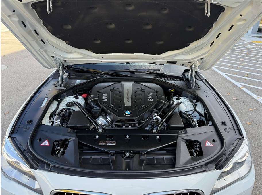 2015 BMW 7 Series 750Li - Photo 50