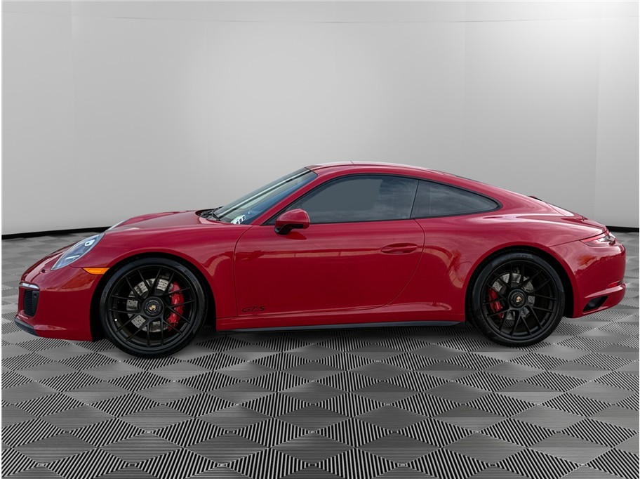 2017 Porsche 911 GTS photo 2