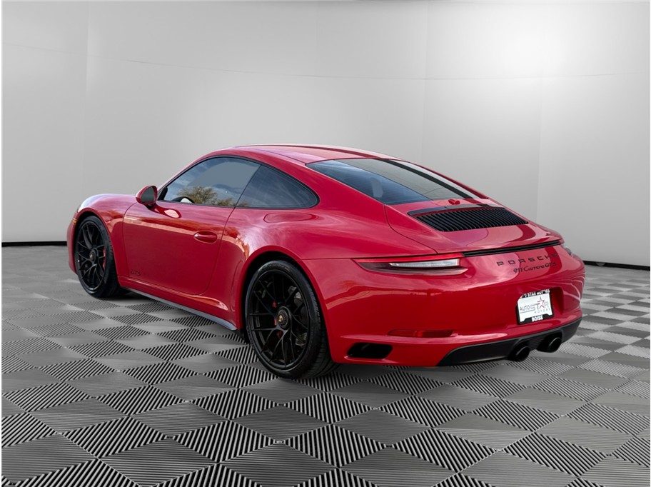 2017 Porsche 911 GTS photo 3