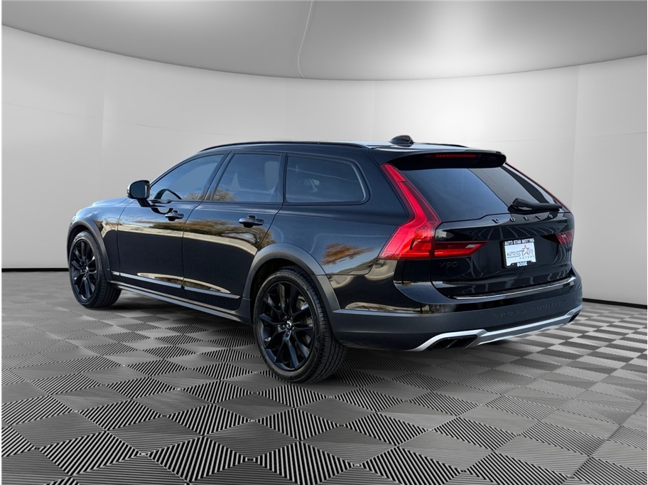 2020 Volvo V90 T6 Cross Country photo 3