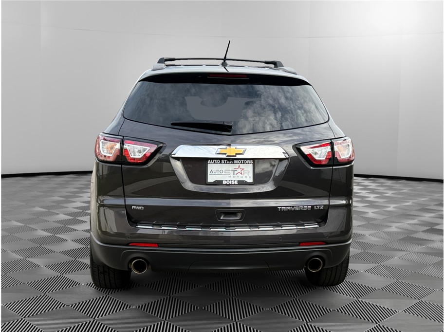 2014 Chevrolet Traverse LTZ photo 4