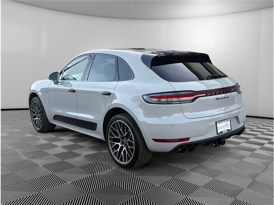 2021 Porsche Macan Turbo photo 3