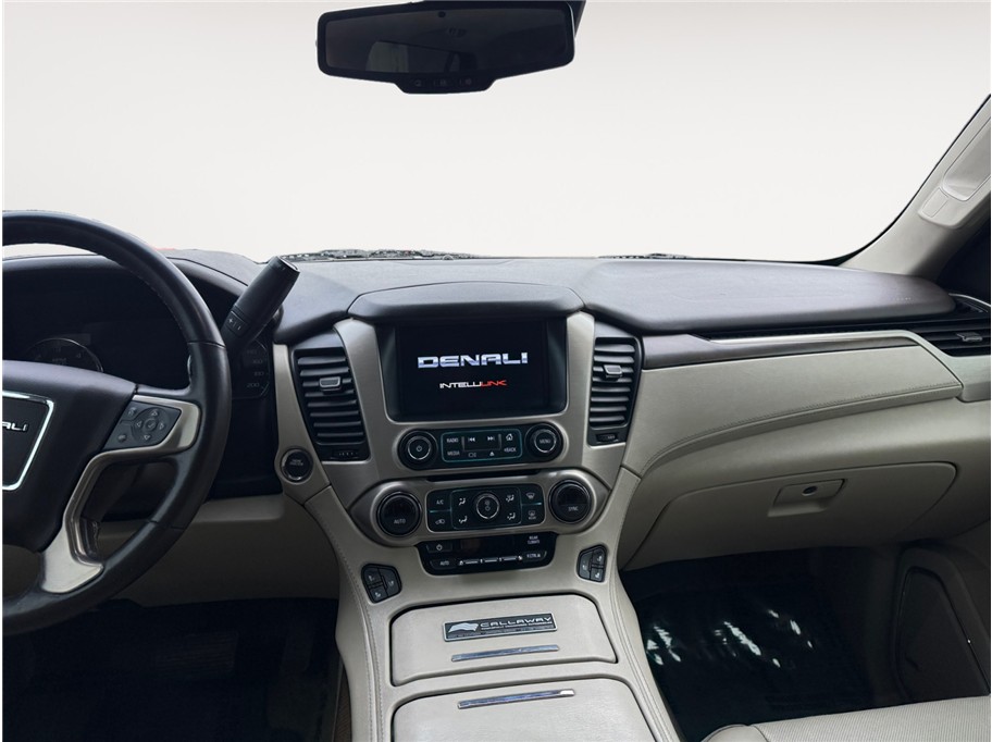 2019 GMC Yukon Denali - Photo 11