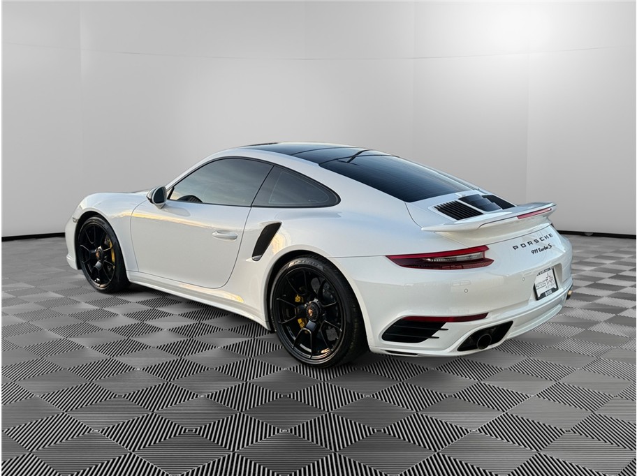 2018 Porsche 911 Turbo S photo 3