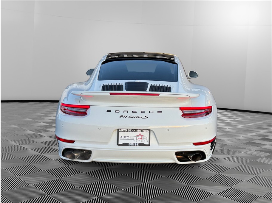 2018 Porsche 911 Turbo S photo 4
