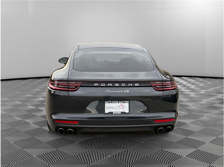 2017 Porsche Panamera 4S photo 4